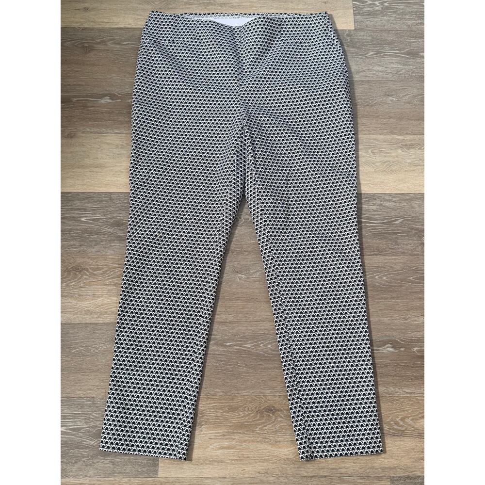 Chico's Black & White Geo-Print Cropped Ankle Pants